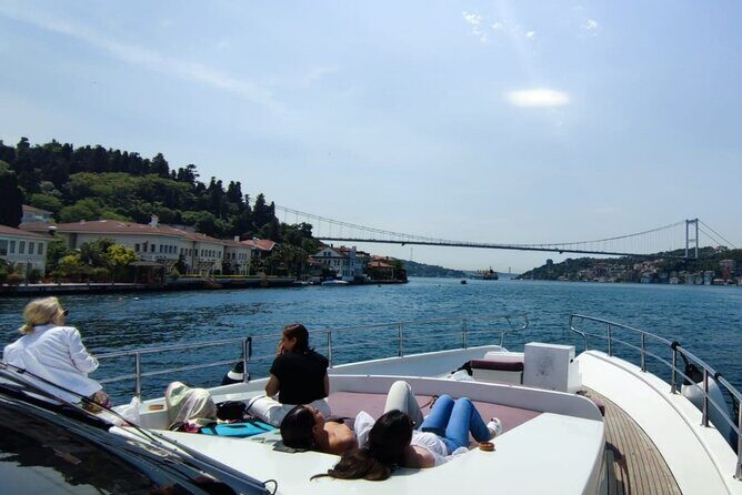 Luxury Bosphorus Yacht Cruise  Stopover in Asian Side - The Asian Side Stopover in Kanlica