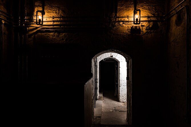Luxury Whisky Tasting in Edinburgh's Underground Vaults - An In-Depth Look at the Experience