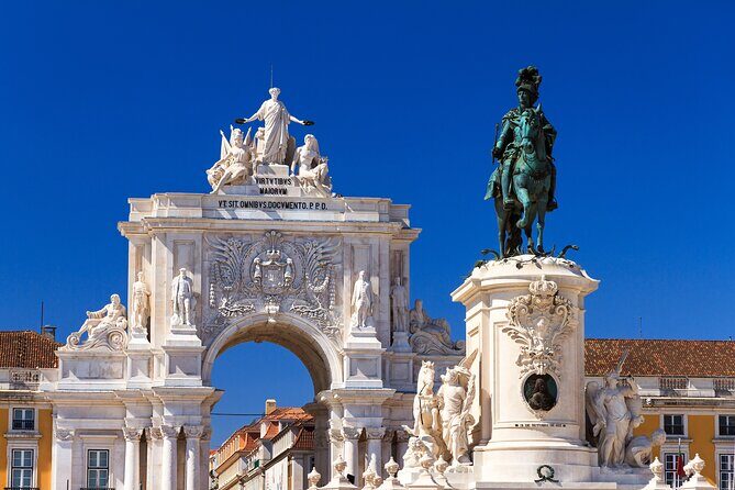 Medieval Lisbon Private Guided Tour for Kids and Families - Exploring Lisbon Cathedral