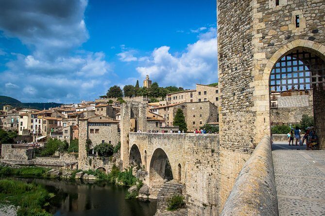 Medieval Three Villages Small Group Day Trip from Barcelona - Overview of the Experience