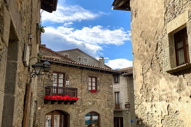 Medieval Towns and Nature Parks Exclusive Trip with Pickup - Exploring Besalú: Medieval Charm and Architectural Wonders