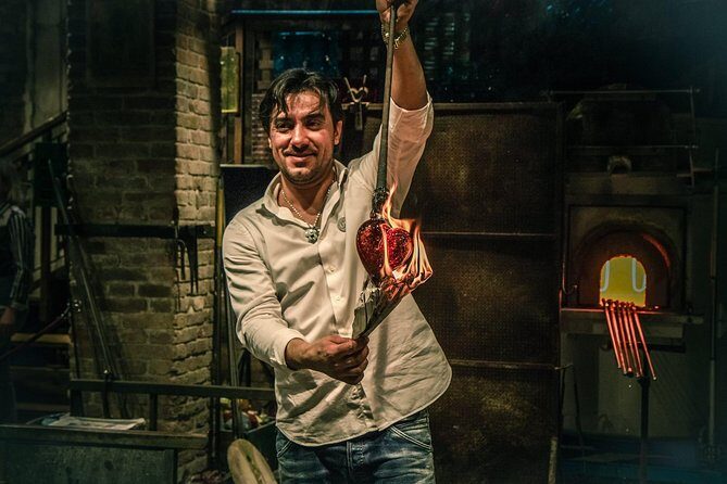 Murano Glass Blowing demonstration-The Glass Cathedral - Analyzing the Value
