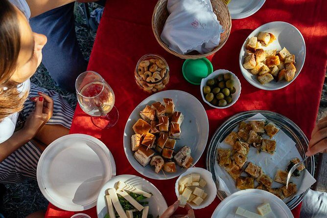 Naples Scenic pedal assisted Ride to a Local Vineyard with Meal - Why This Tour Works