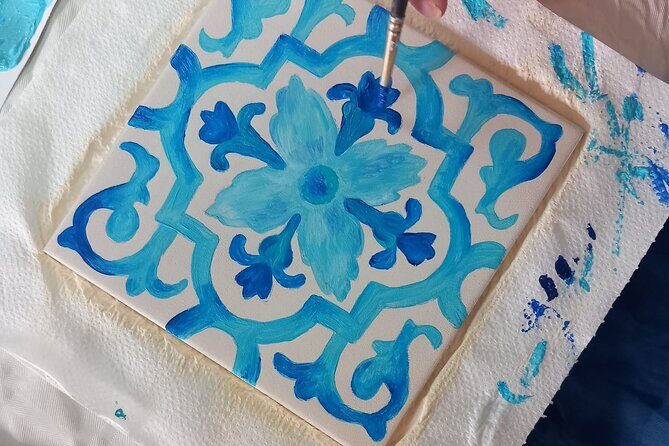 Painting of tiles & cocktails in Baixa do Porto - Who Should Book This Experience?