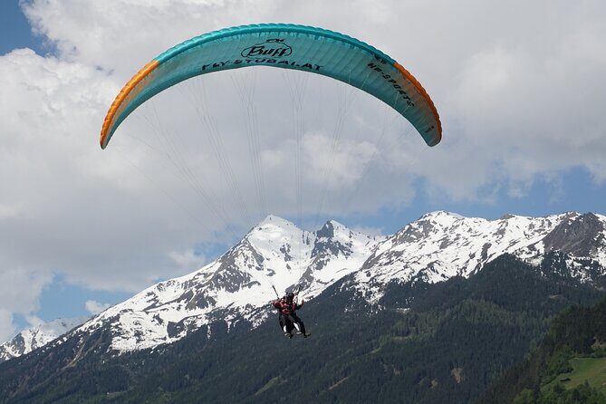 Paragliding experience in Fulpmes in the Stubai Valley - Who Would Enjoy This?