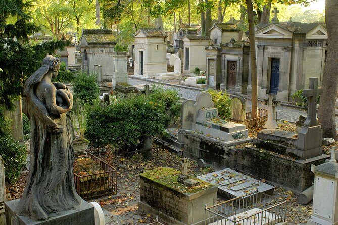 Paris: Haunted Père Lachaise Cemetery Guided Tour - The Value of the Tour