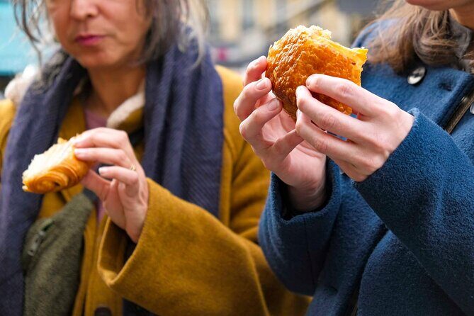 Paris Montmartre Food & Wine Tour with Eating Europe - What the Reviews Say