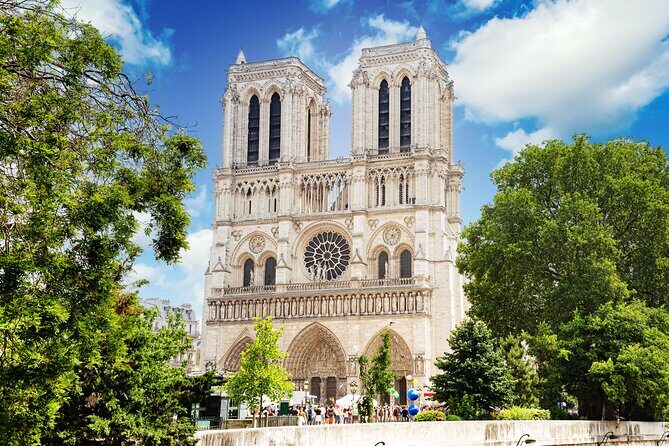 Paris Notre Dame Cathedral & lle de la Cite Walking Tour - The Guides: Knowledge, Personality, and Practical Tips