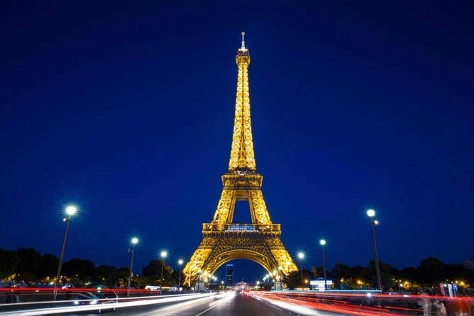 Paris Top Sights Half Day Walking Tour with a Fun Guide - The Guide and Group Dynamic