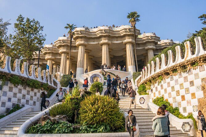 Park Guell Guided Tour with Skip-the-Line Ticket - Guide Quality and Overall Experience