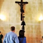 Peniche, Nazaré (big waves), Batalha monestary tour and Óbidos - FAQ
