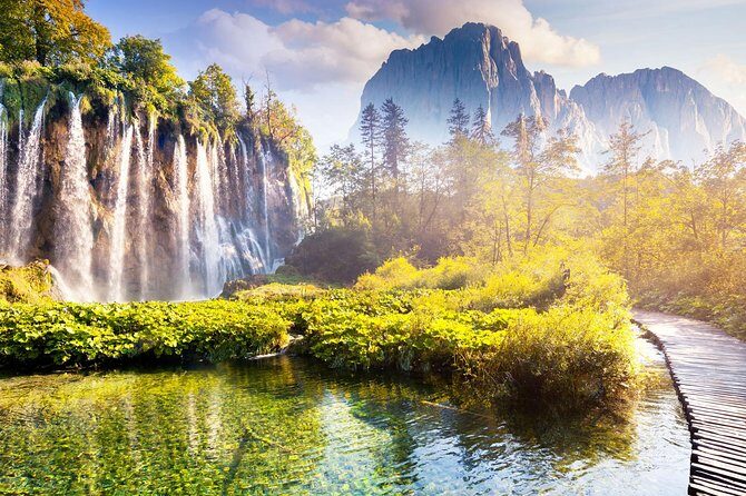 Plitvice Lakes Economy Group Tour from Split or Trogir - Worth noting from reviews and practical tips