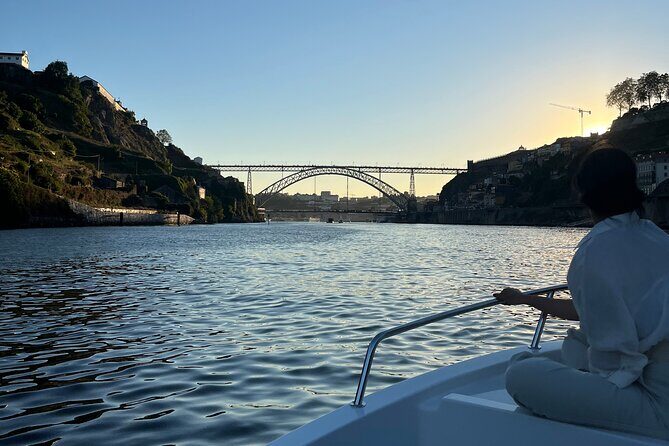 Porto: 2h Private Tour (1 to 6 people) on the Douro River with a local - FAQs