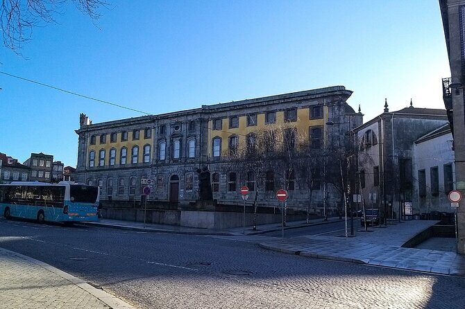 Porto private afternoon tour, discover the most iconic attractions - FAQs