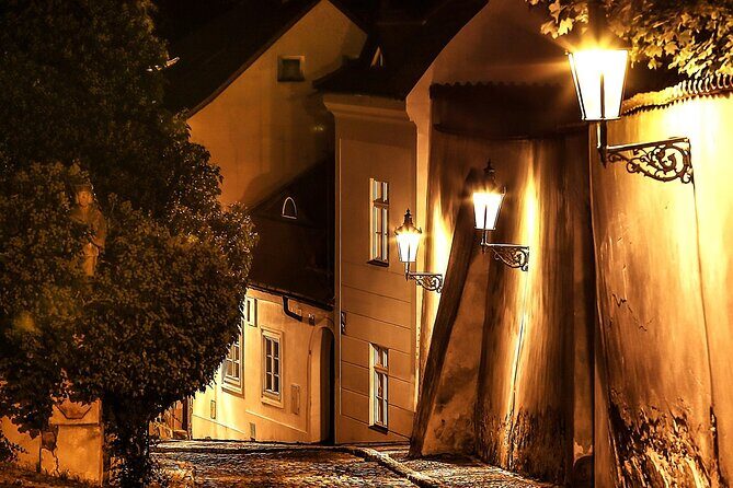 Prague Photoshoot for Couples, Betrothed, Family & Friends - What Reviewers Say