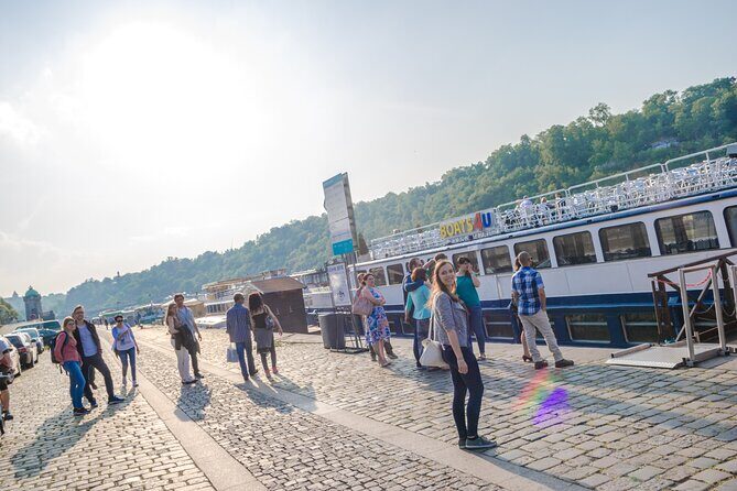 Prague: Sightseeing Boat Cruise with Buffet Dinner - Final Thoughts