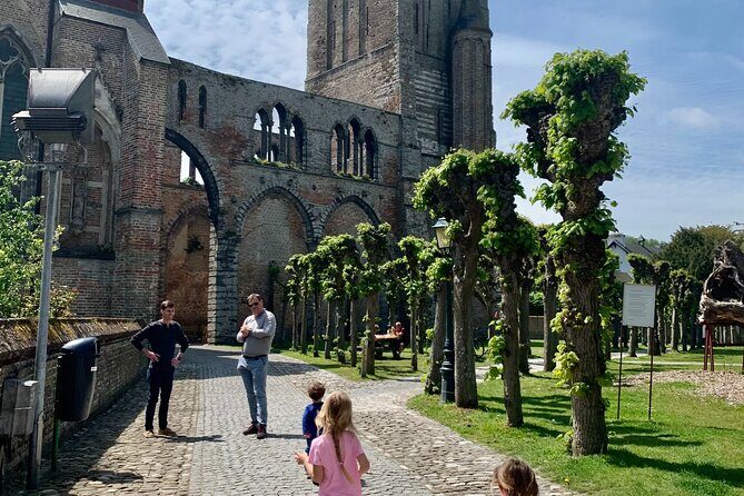 Private Bruges Countryside Cycling Tour to Damme with Guided Walk - Who Will Love This Tour?