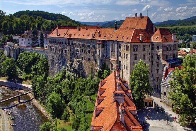 Private Day Trip From Passau To Cesky Krumlov, in English - The Journey Begins: Easy and Personalized Pick-up in Passau