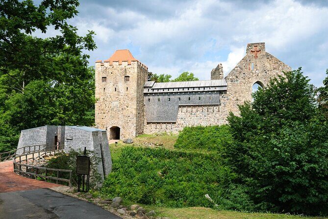Private Full-Day Hiking Tour in Sigulda and Gauja National Park - Who Should Consider This Tour?