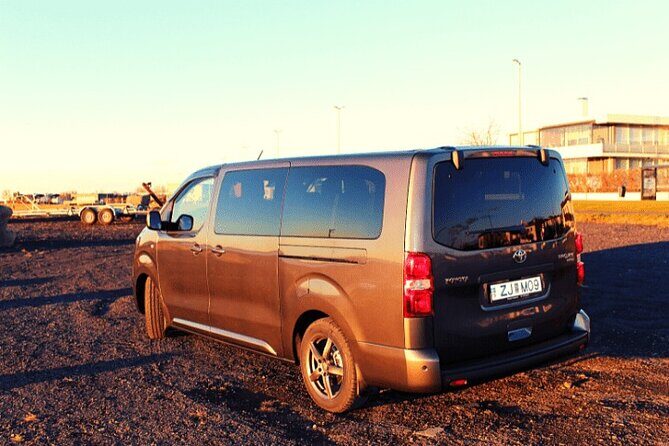 Private Keflavik Airport Transfer (Round trip) - The Experience of the Drivers