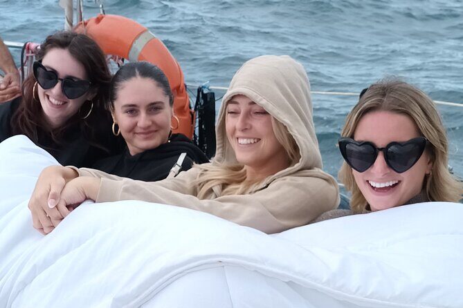 Private Naval Sailboat Tour in Barcelona up to 11 people - What the Reviews Reveal