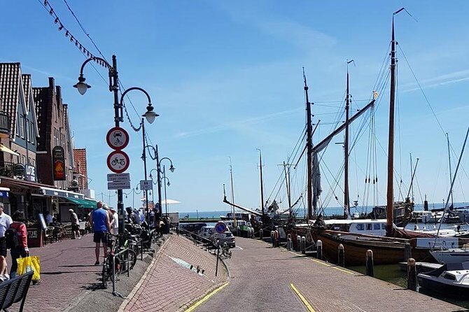 Private tour to Zaanse Schans &Volendam: Cheese, Windmills, clogs - A Deep Dive into the Tour Experience