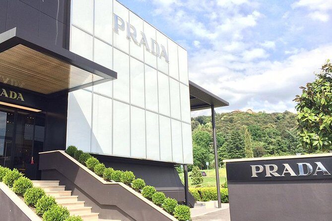 Private Transfer from Rome to Florence with 3 hours stop in The Mall Lux Outlet - The Drive to Florence – Transitioning from Shopping to Sightseeing