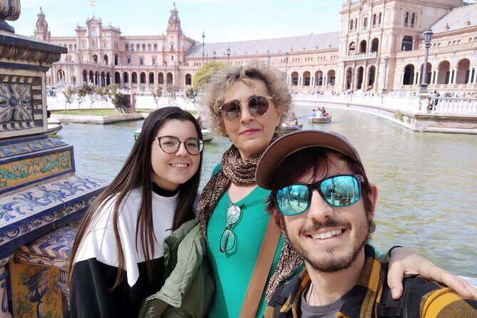 Private Walking Tour Alcazar and Cathedral in Sevilla - Practical Details and Tips