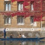 Punting Tour in Cambridge - A Deep Dive into the Punting Experience