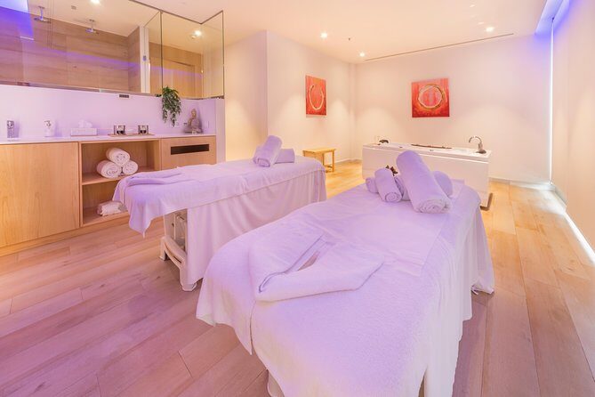 Romantic couple massage + SPA entry and private jacuzzi with cava - Frequently Asked Questions