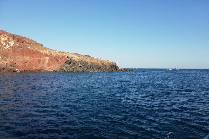 Santorini Catamaran Cruise with Fresh Meal and Open Bar - Exploring the Santorini Catamaran Cruise in Detail