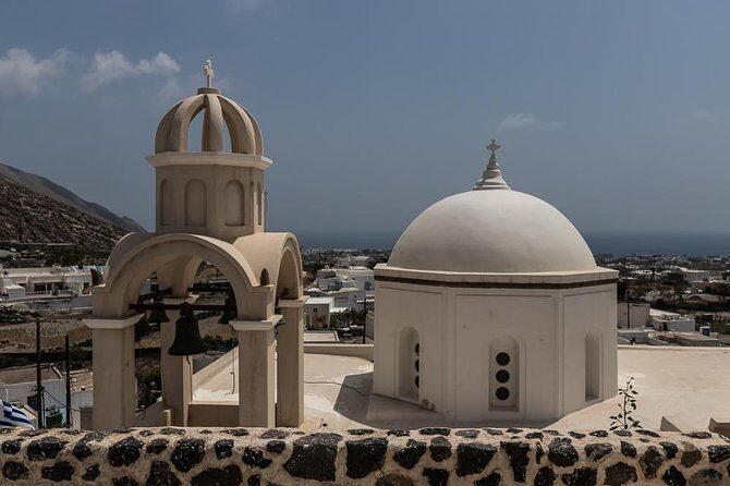 Santorini Highlights and Venetian Castles Small-Group Day Tour - Exploring Pyrgos and the Venetian Castle