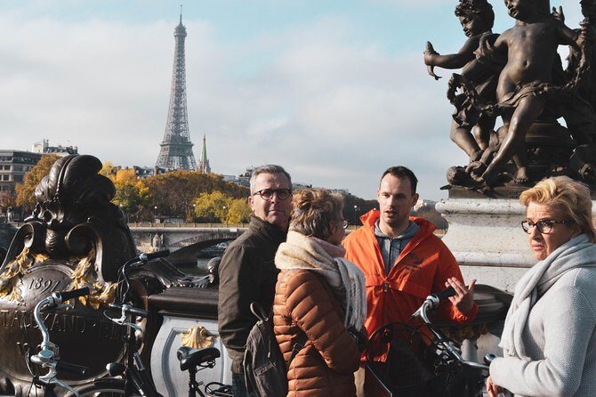 Secret Paris Tour on a dutch bike - Why This Tour Is a Great Choice