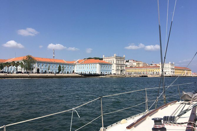 Seixal Sailing Cruise - Lunch in a typical restaurant - The Sum Up
