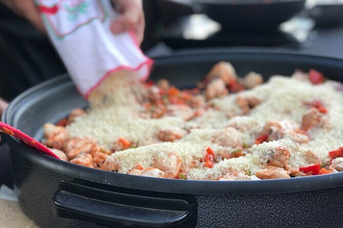 Sevilla: Panoramic Highlights Rooftop Tour & Paella Cooking Class - Who Is This Tour Best For?