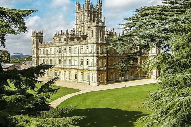 Shared Group Downton Abbey and Highclere Castle Tour from London - What Sets This Tour Apart
