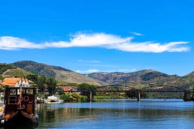 Small Group Douro Wine Valley Tour with Lunch and Wine Tasting - Authentic Experiences and Practical Details