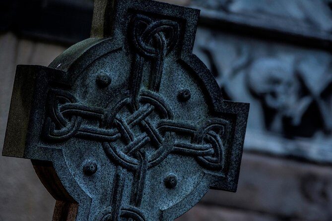 Small Group Edinburgh Underground Vaults & Graveyard Ghost Tour - Who Should Consider This Tour?