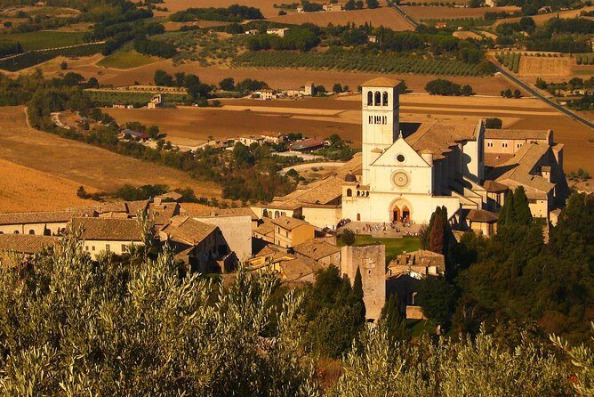 Small Group Tour of Assisi and St. Francis Basilica - Walking Through History and Culture