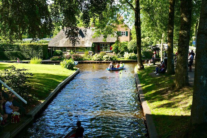 Small-Group Tour to Windmills & Giethoorn with boat tour - The Itinerary in Detail