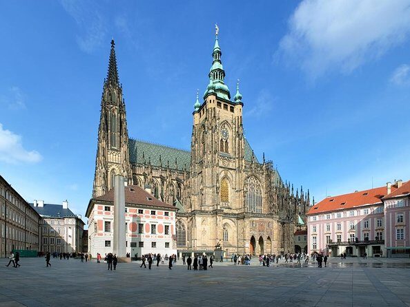 St Vitus Cathedral and Prague Castle Private Walking Tour - Who Should Consider This Tour?