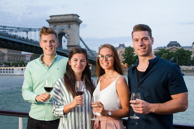 Summer Daytime Cruise on the Danube with Drink Options - Analyzing the Itinerary and Sights