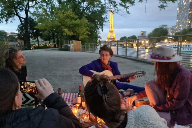 Sunset Picnic with View of Eiffel Tower and Live Music - Live Music: French Chanson and a Touch of Local Culture