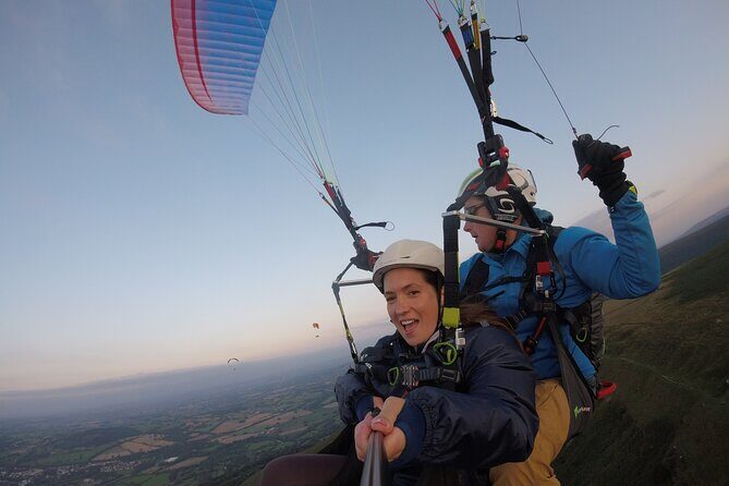 Tandem Paragliding Experience in the Brecon Beacons - An In-Depth Look at the Experience