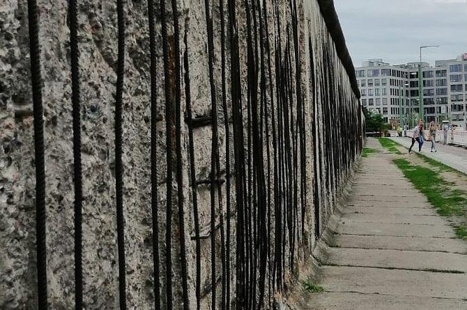 The Berlin Wall / Cold War Berlin (Private 3 Hours Walking Tour) - How Reviews Reflect the Experience