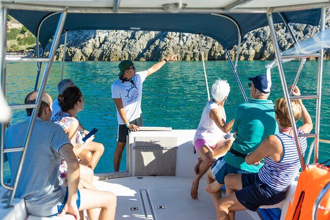 Tour - Mini Cruise at the Blue Grotto - The Boat: Comfort and Facilities