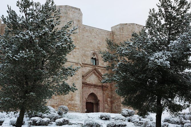 Tour with transfer from Bari to Castel del Monte - The itinerary in detail