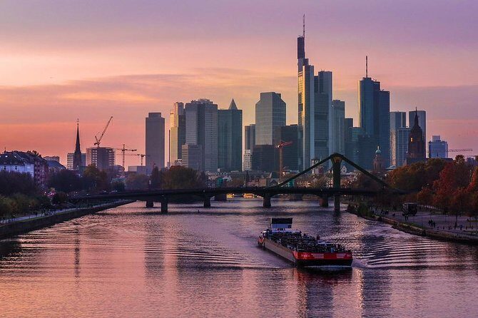 Transfer Frankfurt City Center to Frankfurt am Main Airport (FRA) - What Makes This Transfer Stand Out