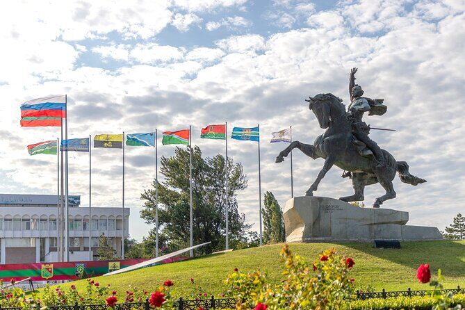 Transnistria Back in USSR Tour - Political Symbols & Historic Monuments