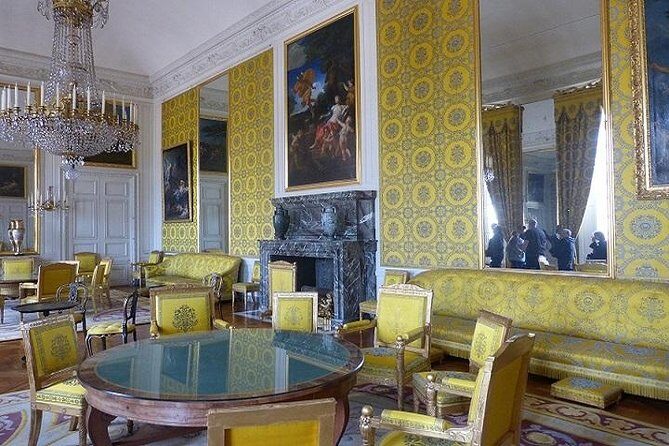 Versailles Guided Tour and Priority Access with Hotel* Pickup - Price & Value Considerations
